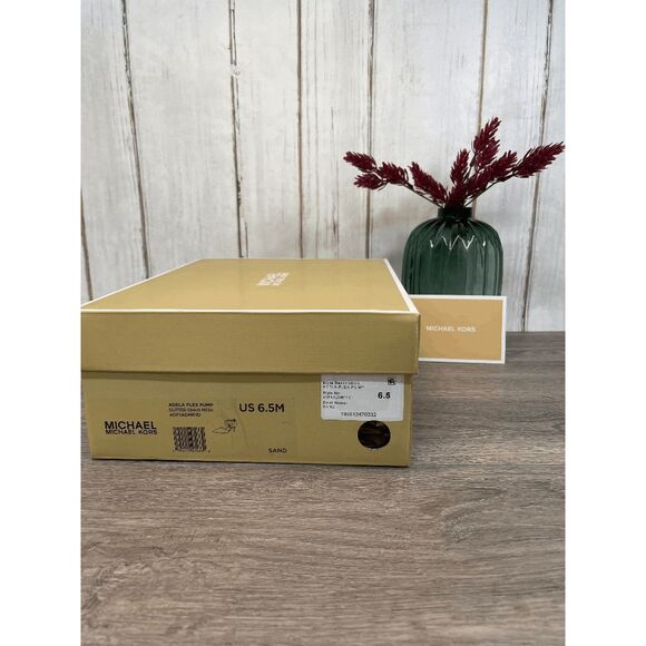 MICHAEL Michael Kors Women's Adela Pump Heels - Sand 6.5M - Picture 8 of 9